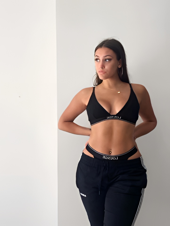 Агата привлекальеная девушка из Грязей цена от 4000 руб