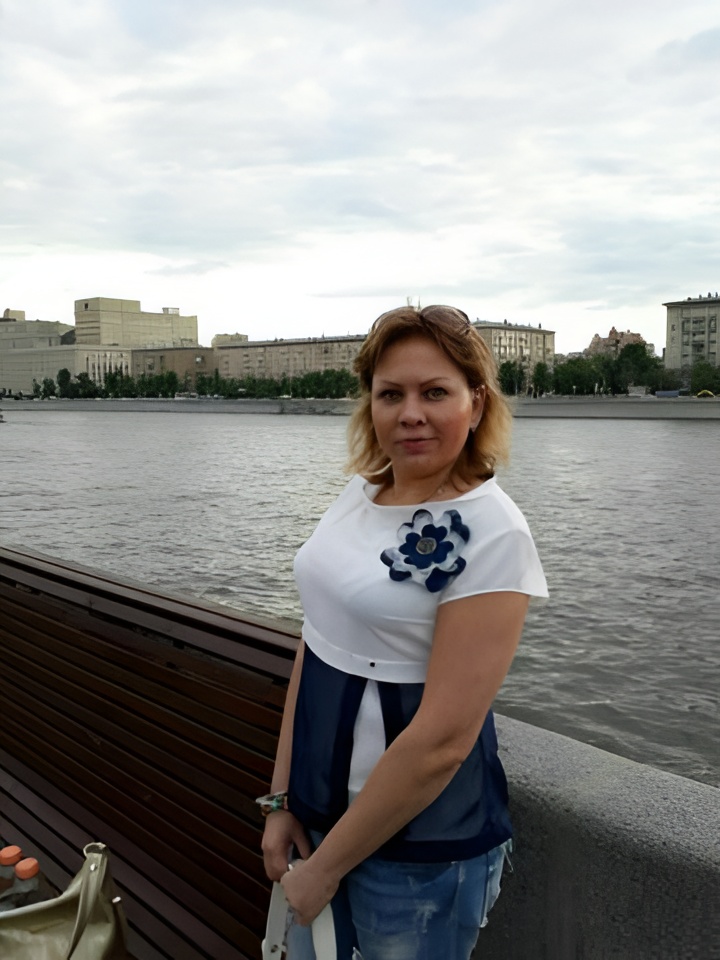 Виктория привлекальеная девушка из Грязей цена от 5000 руб