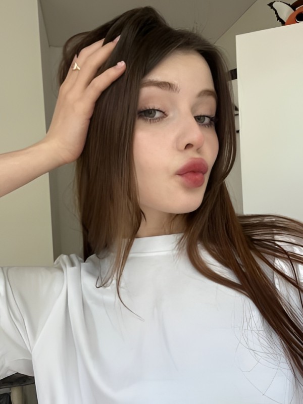 Инна привлекательная девушка из Грязей цена от 2000 руб