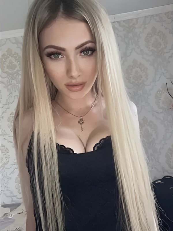 Карина привлекательная девушка из Грязей цена от 10000 руб