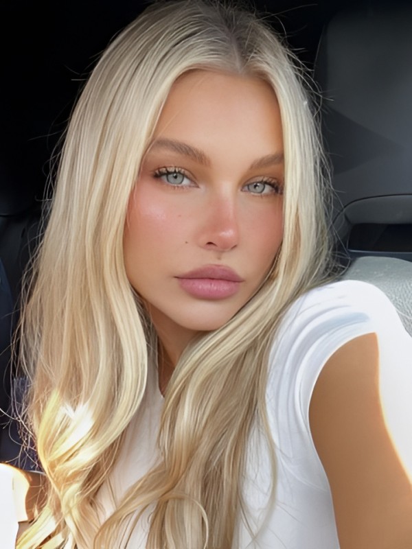 Стефания привлекательная девушка из Грязей цена от 2500 руб