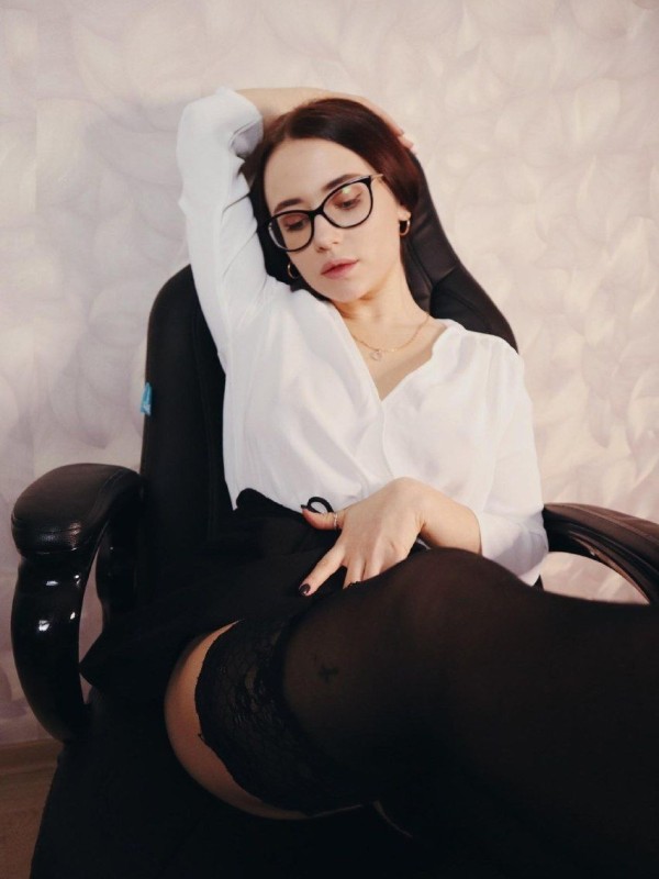 Яночка привлекательная девушка из Грязей цена от 3500 руб