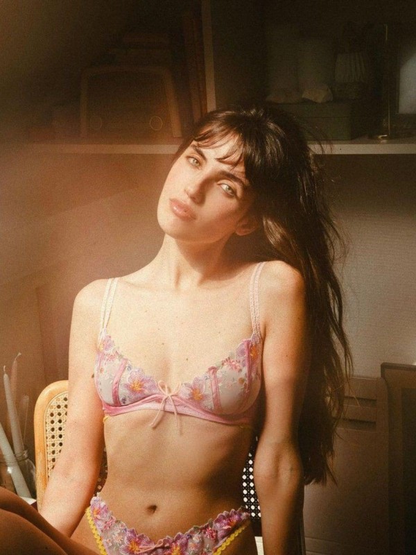 Надежда привлекательная девушка из Грязей цена от 6000 руб