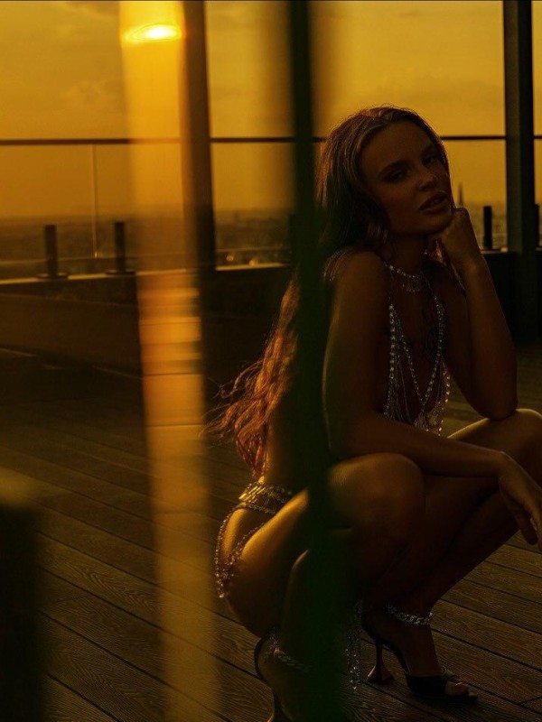 Эмма привлекательная девушка из Грязей цена от 7000 руб